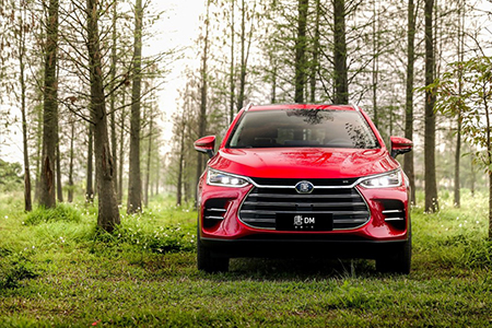 唐DM屡次事故中胜出 这台公路坦克有什么玄机？