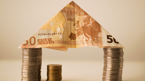 建筑工程合同延期赔偿如何规定