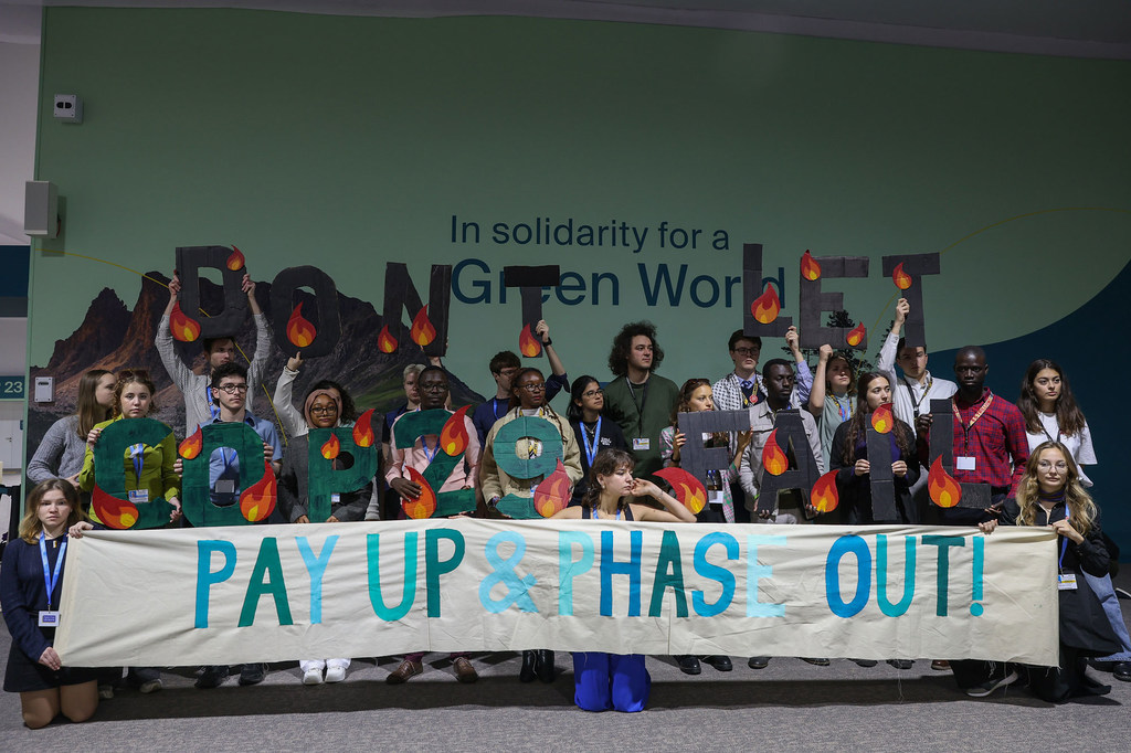 在阿塞拜疆巴库举行的第29届联合国气候变化大会上，与会者呼吁为气候倡议提供资金。