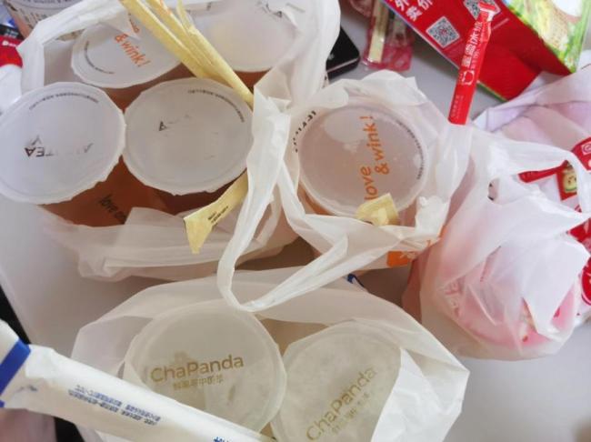 0元外卖重启：消费者称“便宜到不可思议”，奶茶店爆单到要关门 外卖大战再升温