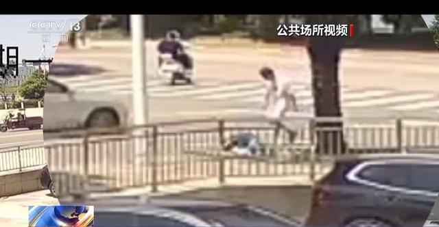 小伙搀扶老人反被诬陷殴打 老人被拘 法律如何保护善行?