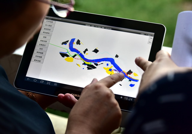 2017年9月7日下午,长江经济带饮用水水源地环境保护执法专项行动第一督查组在湖北武汉督查。摄影/章轲