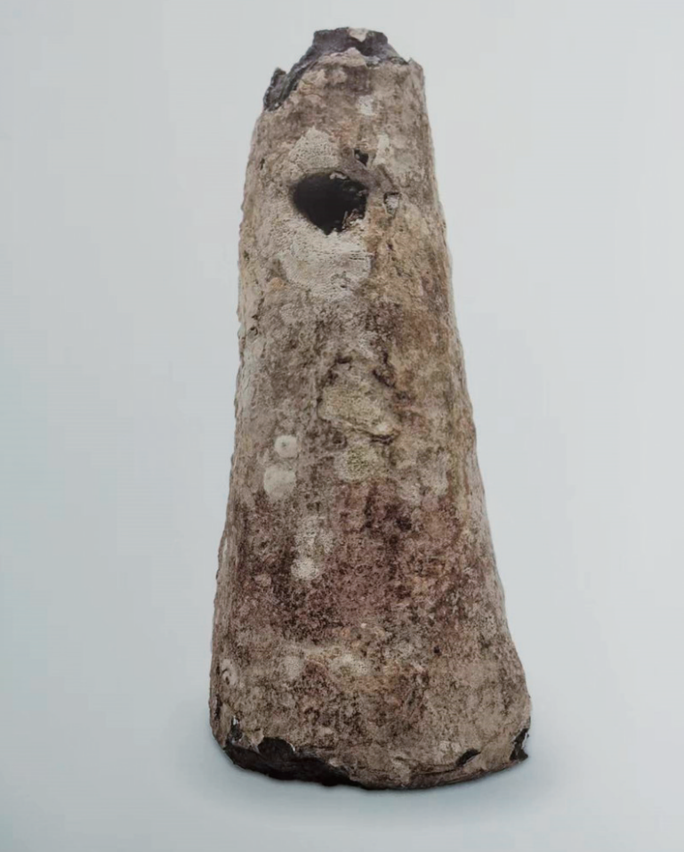 图7 小白礁一号沉船出水测深锤