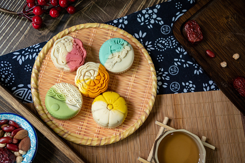 2023年兔年中秋月饼图片下载