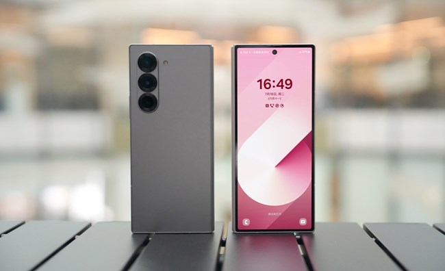 智能AI 轻薄身姿 三星Galaxy Z Fold6评测