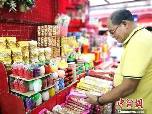 华人超市 图文无关 中新社记者 关向东 摄