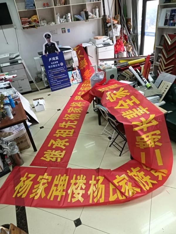 杭州最牛全家福!光60岁以上的就有99个,站凳子上才能把人拍齐……