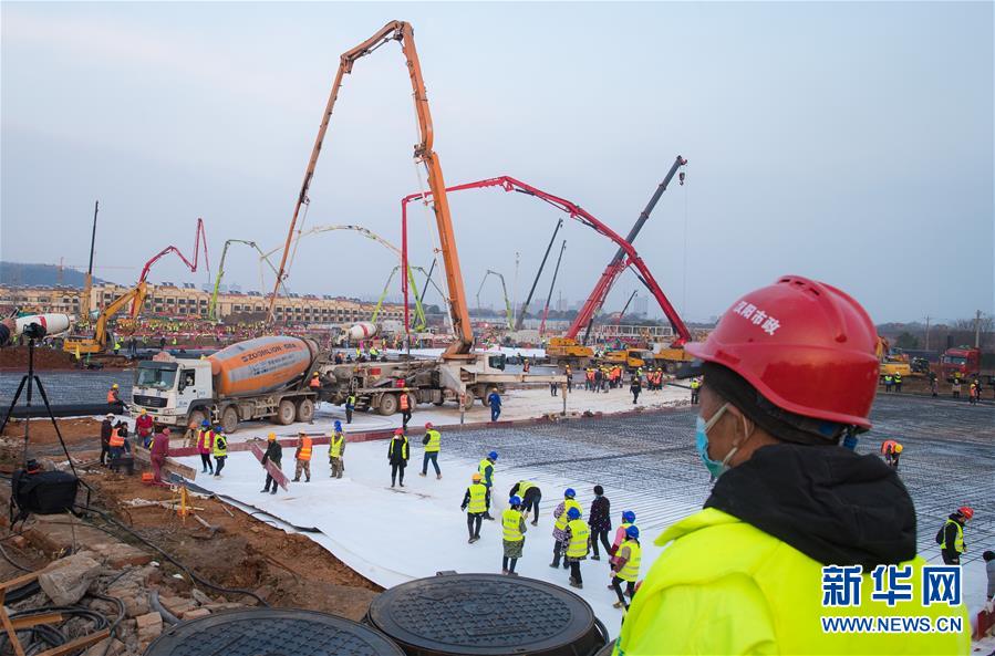 (新华全媒头条·图文互动)(3)青春的力量 时代的脊梁——记抗疫一线的“90后”“00后”年轻人