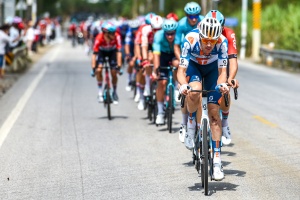 乐透年轻车手最后时刻反超冲线成功!环广西世巡赛“皇后赛段”新王诞生