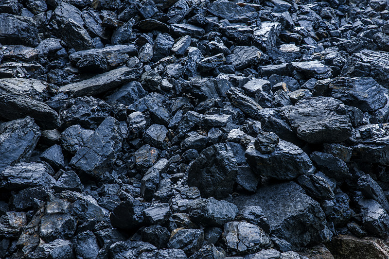 重庆沙坪坝区陈家桥镇三河村“远山·有窑”创意室烧窑用煤炭图片下载