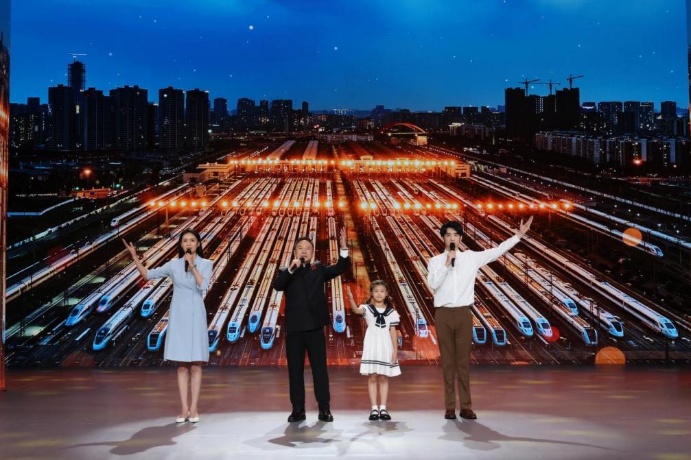 朗诵《时代画卷 钢铁脊梁》 朗诵者:曲敬国、王春雨、张涵炬、刘书宁