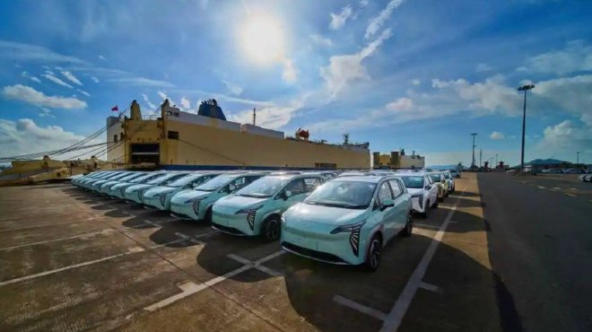 全国人大代表冯兴亚：建议加快制定智能驾驶法规标准