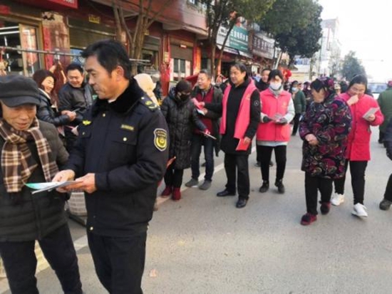 罗山县庙仙乡:法治宣传“赶大集” 送法到身边