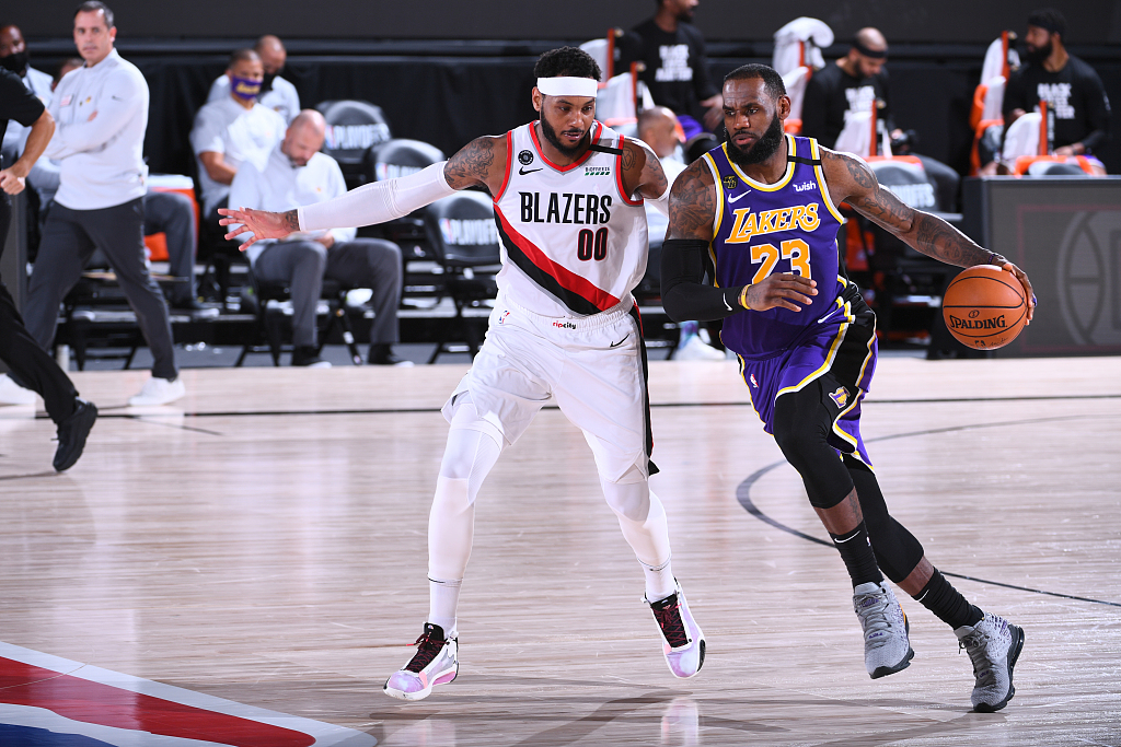 【NBA综述】詹眉合砍67分湖人擒开拓者；纳斯当选最佳教练