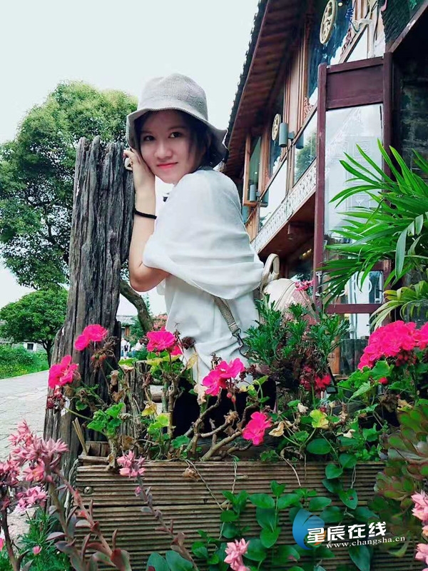 （长沙县高桥镇微信公众号“菌美高桥”的小编陈静明。）