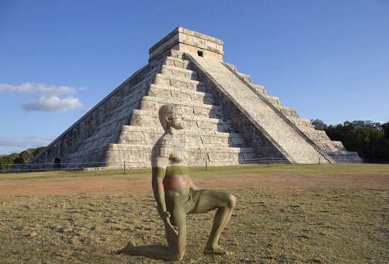 逆天人体彩绘将美女与自然融为一体 超强伪装考验你眼力