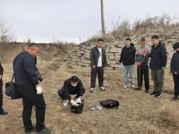 内蒙古一金店被盗案更多细节披露，300余万元黄金饰品一夜间被盗走藏匿