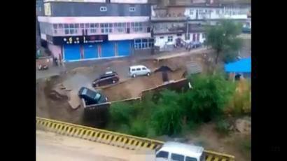 网传虹口“4车坠河”视频也是谣言。