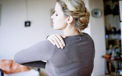 Woman with shoulder pain