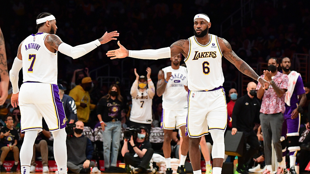 【NBA综述】安东尼28分献关键罚球湖人迎首胜；勇士轻取国王