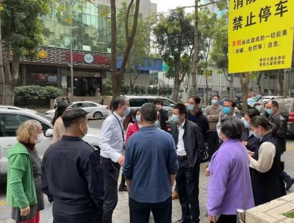 深圳这家“小辣椒”被罚！住宅大厦内私设烟道，法庭出手：封了