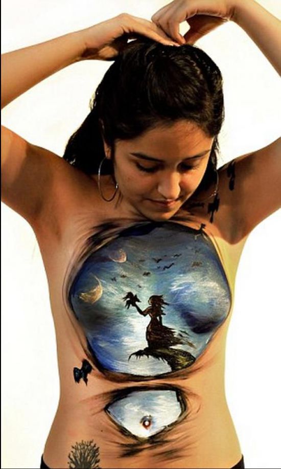 逆天人体彩绘将美女与自然融为一体 超强伪装考验你眼力