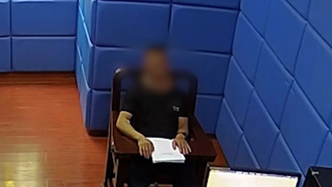 上海街头这辆“老头乐”太炸裂！“保时捷”“法拉利”合体，车主原本还打算……