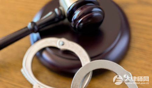 2025年被打还手属于正当防卫还是打架斗殴?