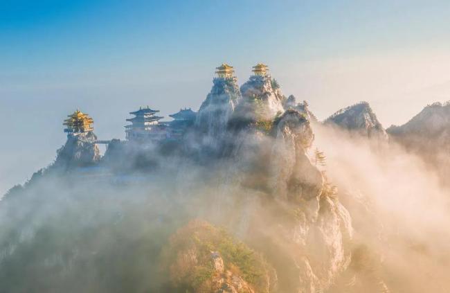 河南老君山上空现“灵气护罩” 云海奇观引发热议