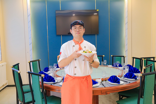 新东方烹饪教育学子潘晨屹