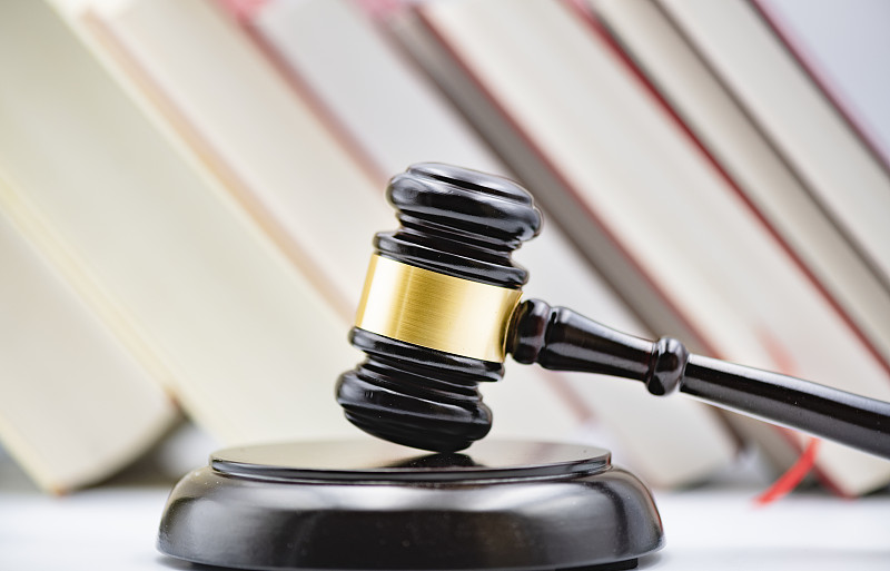 裁决的法槌图片下载