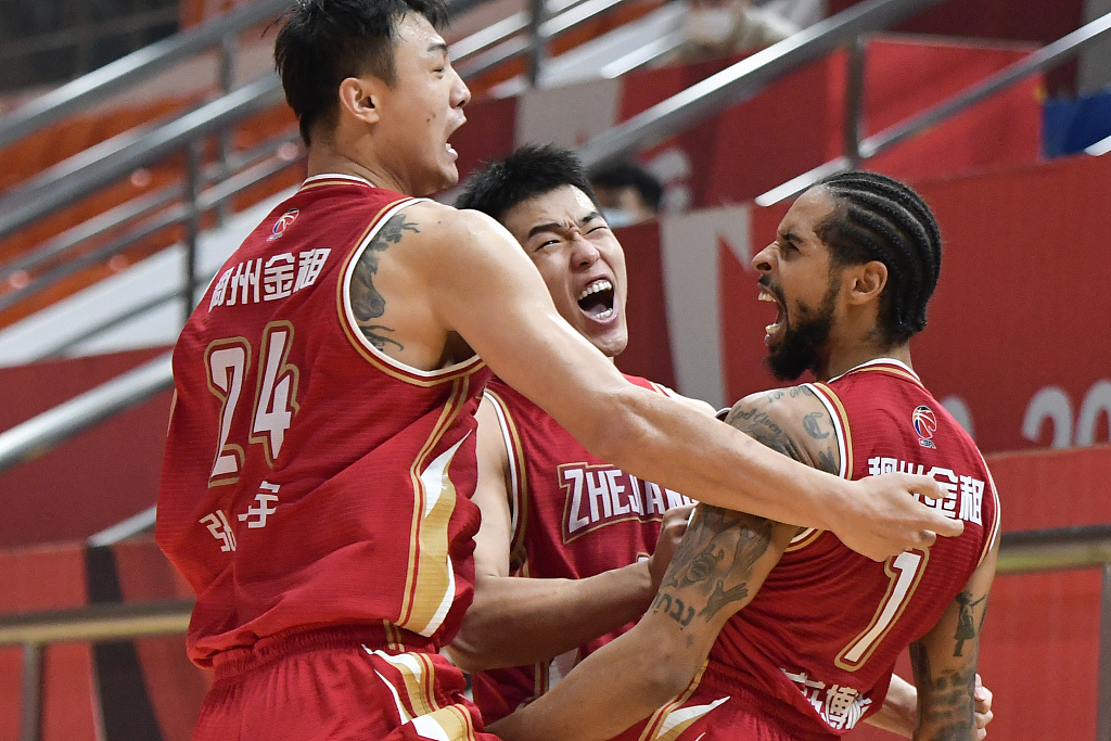 【CBA第十六轮】综述：兰兹博格绝杀稠州26分逆转；山西双杀广厦