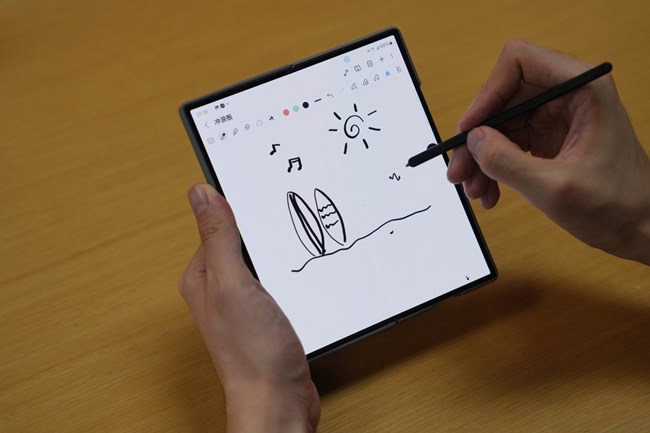 智能AI 轻薄身姿 三星Galaxy Z Fold6评测