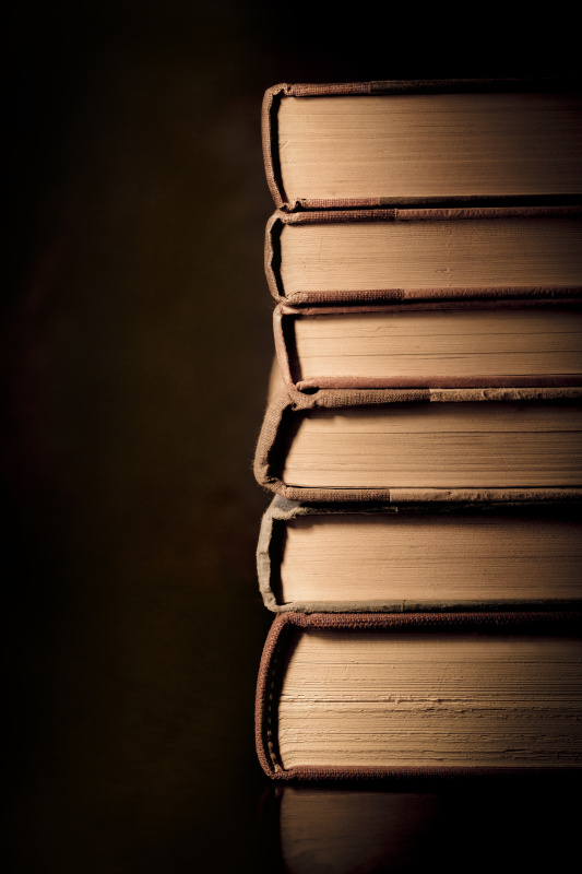 旧书堆特写图片下载