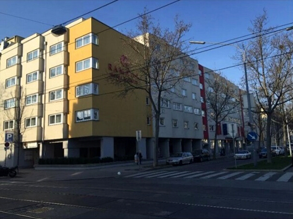 维也纳优质四星级Ramada酒店，城市优越地段，客流量大，现代高档居住环境