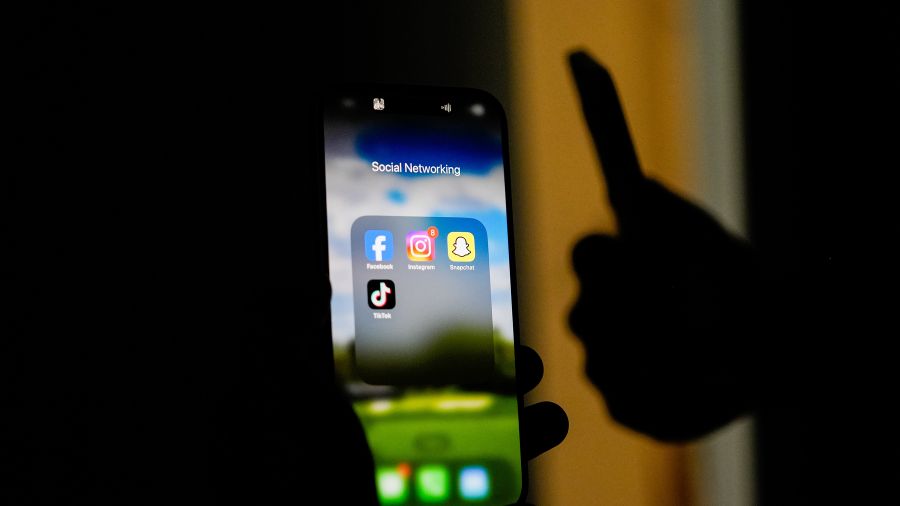 AI social media parents...