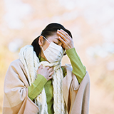 精神科でスルピリド50mgを1日2回で処方されていたのですがクエチアピンとラツーダに薬が変わり、スルピリドは処方されなくなったのですが朝起きれなくなったり、 日中思考が回りづらかったりふらつきがあったり意欲減退や鬱っぽい症状がでているのですがこれってスルピリドを飲まなくなったことでの離脱症状なんでしょうか？また、離脱症状だった場合どれくらいで治りますか？