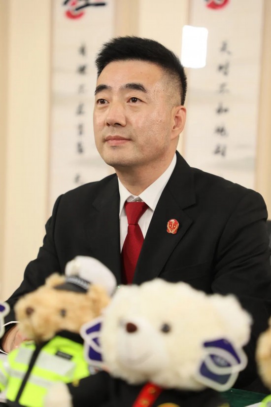 “专业”主播 人民法官