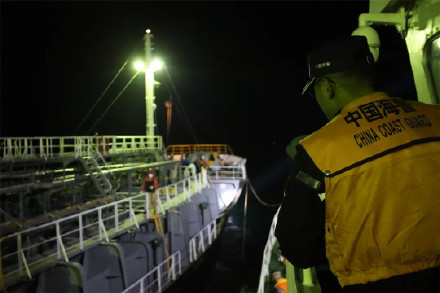 一外籍船舶违反规定抛锚，上海海警局立案调查！